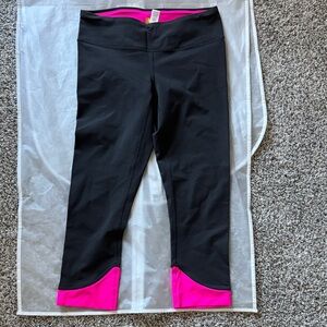 Lucy Fuchsia and Charcoal Gray Capri Leggings Activewear